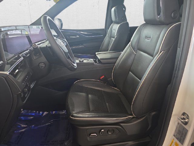 Certified 2023 Cadillac Escalade Sport w/ LPO, Illumination Package AWD/4WD image 17