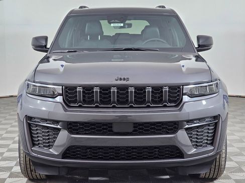 New 2026 Jeep Grand Cherokee Laredo image 8