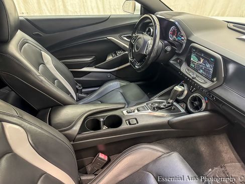 Used 2018 Chevrolet Camaro LT w/ RS Package image 24