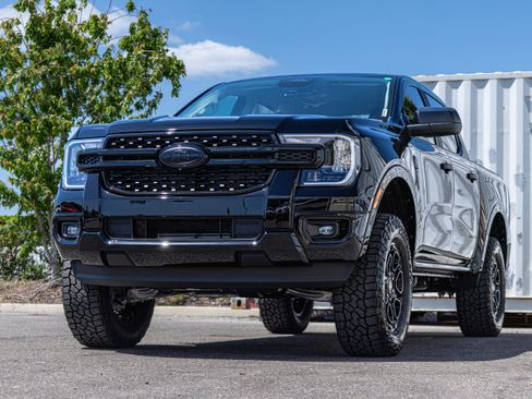 New 2026 Ford Ranger XLT w/ Black Appearance Package RWD image 8