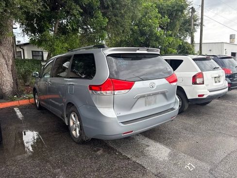 Used 2014 Toyota Sienna LE FWD image 5