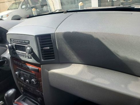 Used 2006 Jeep Grand Cherokee Limited image 35