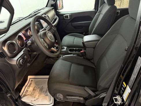 Used 2023 Jeep Gladiator Sport image 82