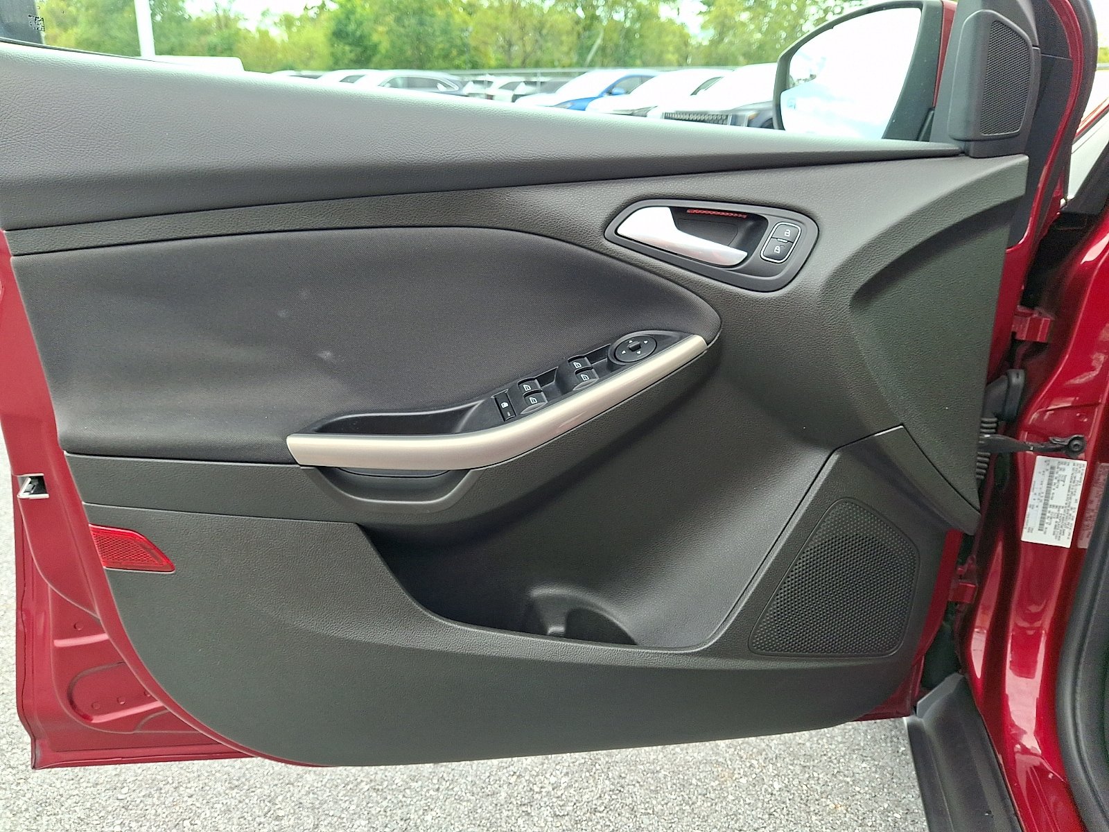 Used 2016 Ford Focus Titanium FWD image 13