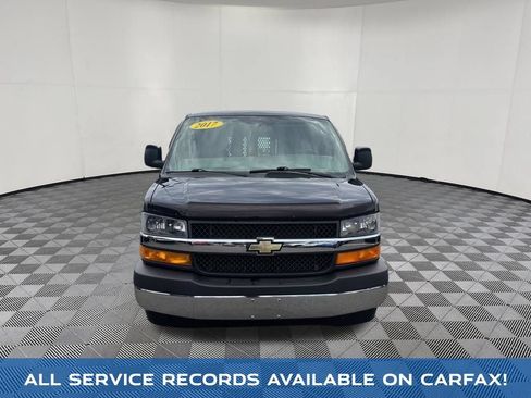 Used 2017 Chevrolet Express 3500 RWD image 2