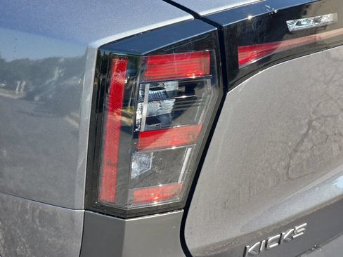 New 2027 Nissan Kicks SV w/ Cold Weather Package FWD image 30
