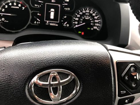 Used 2018 Toyota Tundra Limited w/ Limited Premium Package AWD/4WD image 32