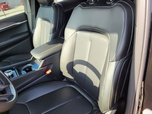 New 2025 Jeep Grand Cherokee L Limited w/ Black Appearance Package image 15