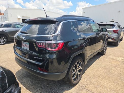 Used 2025 Jeep Compass Limited AWD/4WD image 9
