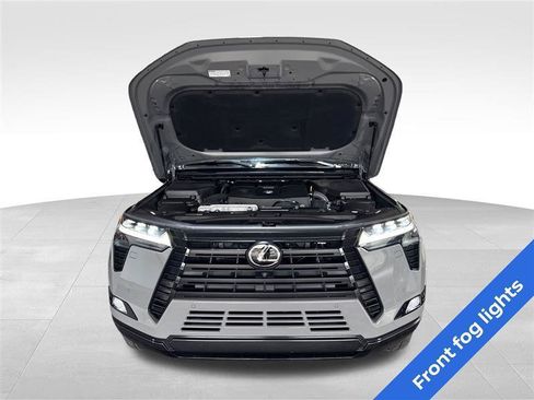 Used 2024 Lexus GX 550 w/ Cold Area Package AWD/4WD image 11