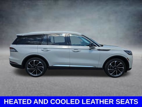 Used 2025 Lincoln Aviator Reserve w/ Illumination Package AWD/4WD image 4