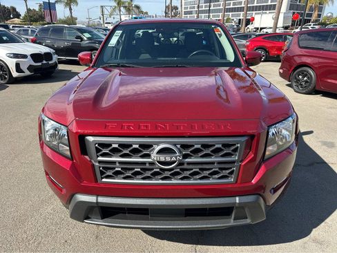 Used 2024 Nissan Frontier SV w/ SV Convenience Package image 2