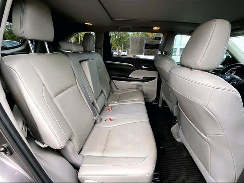 Used 2019 Toyota Highlander Limited Platinum image 20