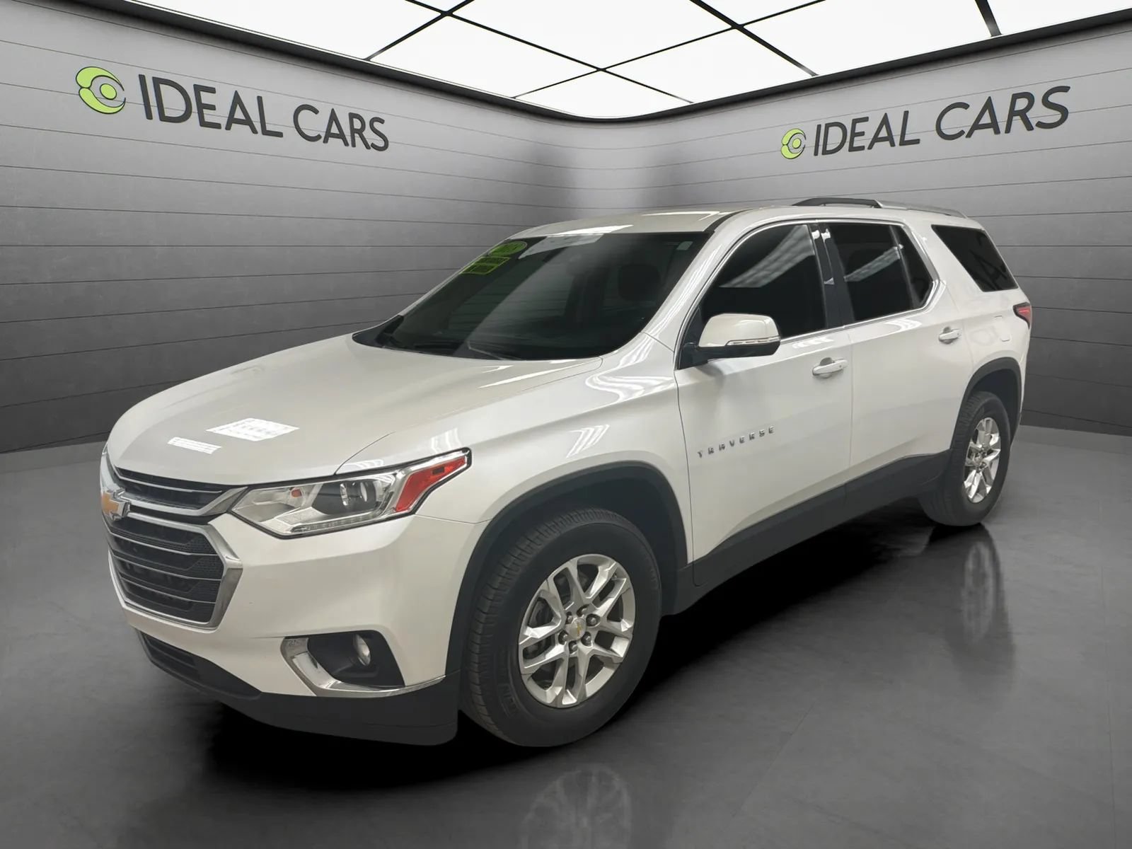 Used 2018 Chevrolet Traverse LT FWD image 1