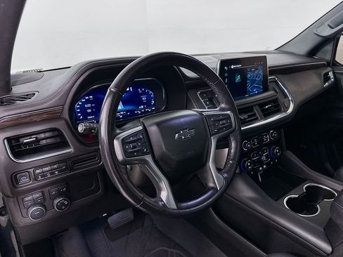 Used 2022 Chevrolet Suburban Z71 w/ Luxury Package image 10
