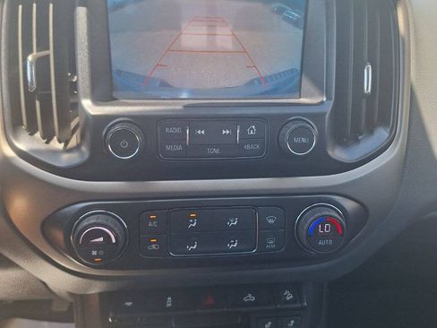 Used 2017 Chevrolet Colorado Z71 w/ Z71 Midnight Edition AWD/4WD image 12