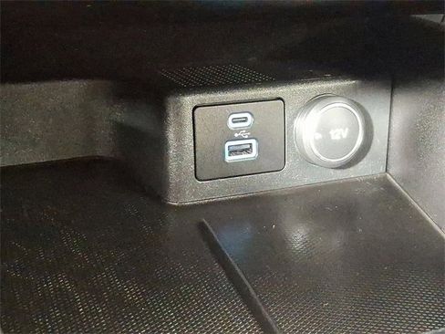 Used 2021 Ford Escape SE image 26