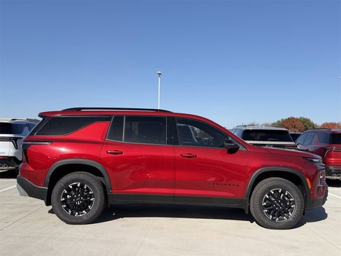 New 2026 Chevrolet Traverse Z71 w/ Enhanced Driving Package image 3