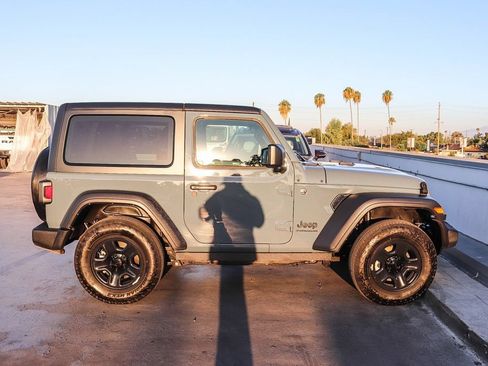 Used 2025 Jeep Wrangler Sport AWD/4WD image 13