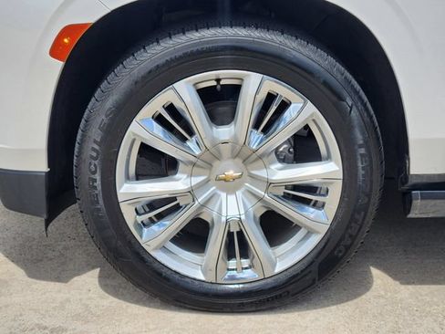Used 2021 Chevrolet Tahoe High Country w/ Premium Package RWD image 11