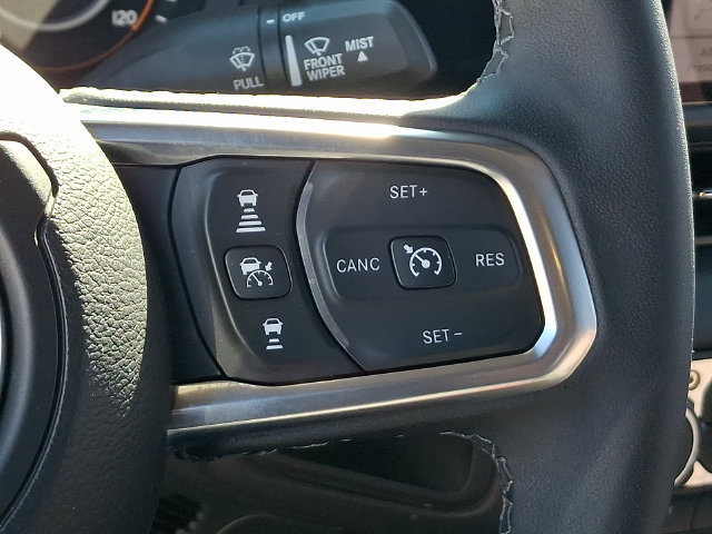 Used 2026 Jeep Wrangler Unlimited Sahara AWD/4WD image 8