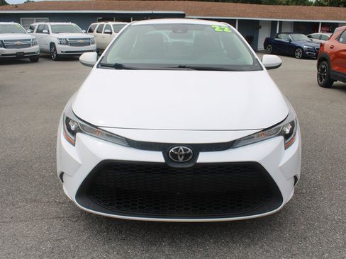 Used 2022 Toyota Corolla LE FWD image 4