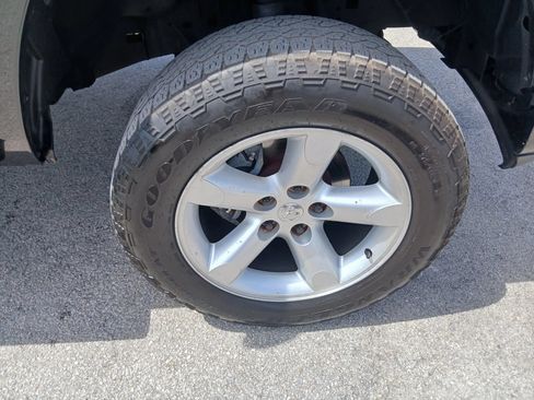 Used 2016 RAM 1500 Express w/ Black Ram 1500 Express Group AWD/4WD image 18