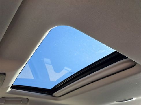 New 2025 Nissan Altima 2.5 SR w/ SR Premium Package image 10