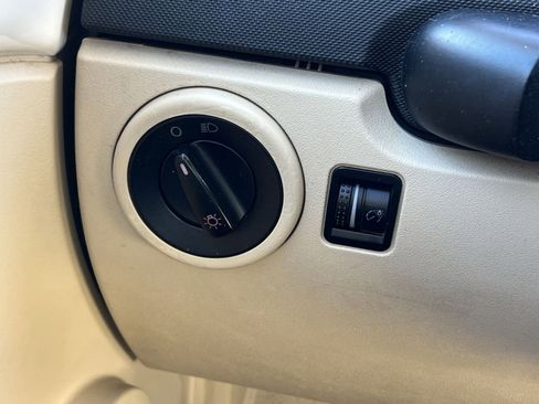 Used 2007 Volkswagen Beetle 2.5L image 17