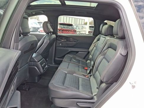 Used 2024 Lincoln Nautilus Reserve w/ Equipment Group 202A AWD/4WD image 10