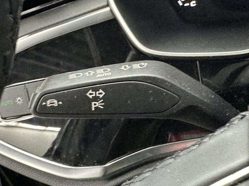 Used 2024 Audi Q3 2.0T Premium w/ Convenience Package image 33