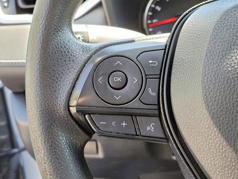 Used 2021 Toyota RAV4 LE FWD image 21