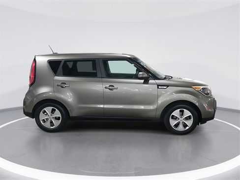 Used 2016 Kia Soul image 2