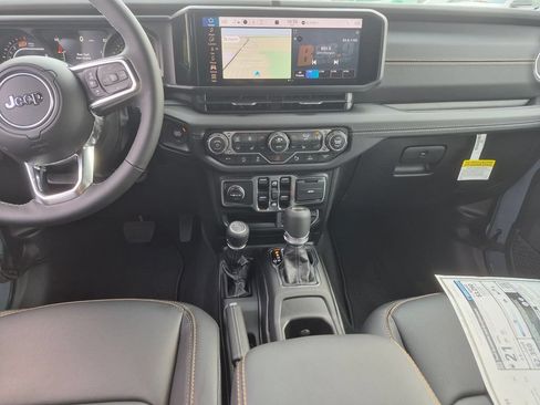 New 2026 Jeep Wrangler Unlimited Sahara AWD/4WD image 22