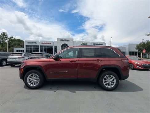 New 2025 Jeep Grand Cherokee Laredo X w/ Luxury Tech Group I image 7