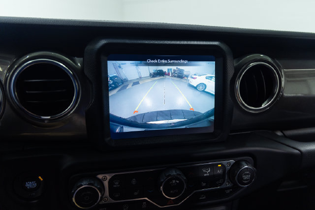 Used 2023 Jeep Wrangler Unlimited Sahara w/ LED Lighting Group AWD/4WD image 16
