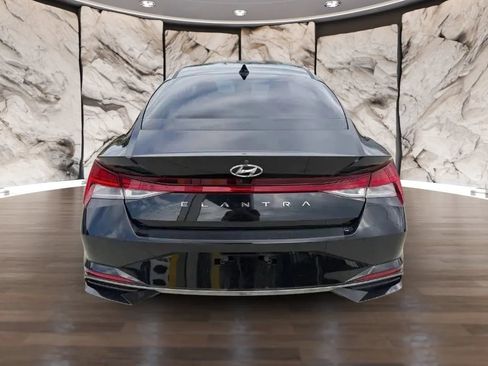 Used 2021 Hyundai Elantra SEL w/ Convenience + Premium Package FWD image 6