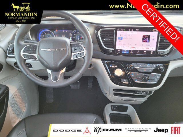 Certified 2024 Chrysler Pacifica Touring-L FWD image 7