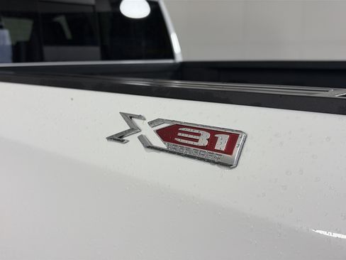 Used 2024 GMC Sierra 1500 Elevation w/ Preferred Package AWD/4WD image 17