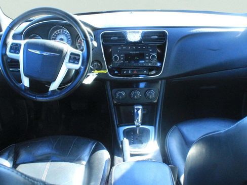 Used 2014 Chrysler 200 Limited image 6