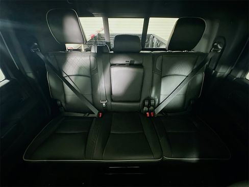 New 2026 RAM 3500 Limited image 10