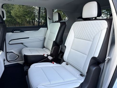 New 2026 GMC Acadia Denali w/ Super Cruise Package image 18