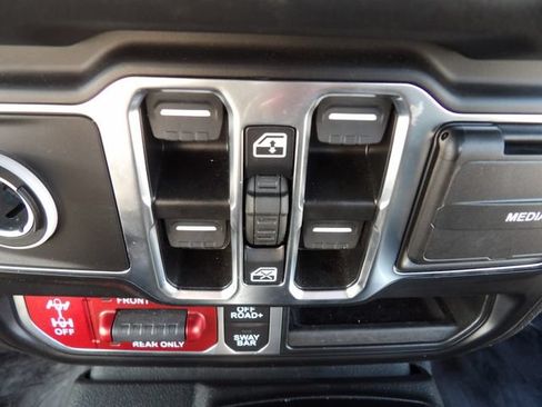 Used 2024 Jeep Wrangler Unlimited Rubicon AWD/4WD image 20