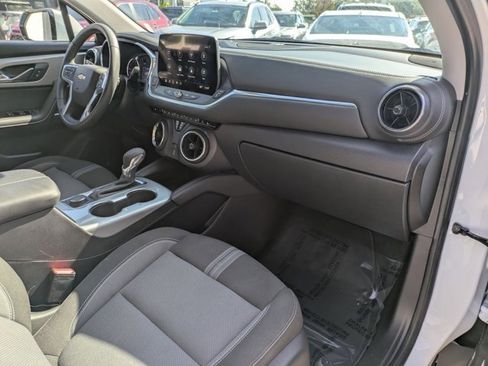 Used 2025 Chevrolet Blazer LT image 32