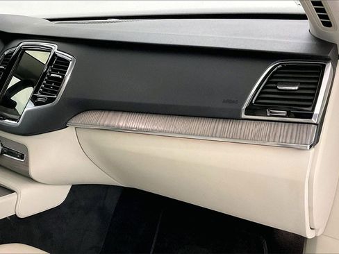 Used 2023 Volvo XC90 B6 Plus image 21