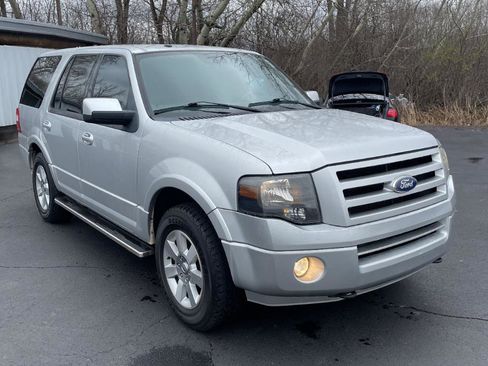 Used 2010 Ford Expedition Limited image 3