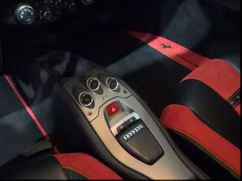 Used 2014 Ferrari 458 Italia Coupe RWD image 17