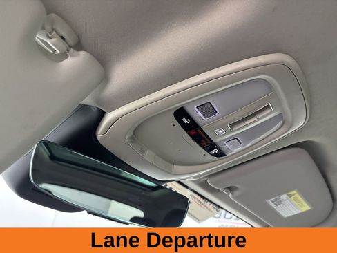 Used 2022 Volvo XC60 B5 Inscription image 19