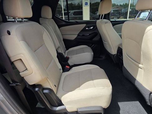 Used 2023 Chevrolet Traverse LT w/ LPO, Cargo Package AWD/4WD image 19
