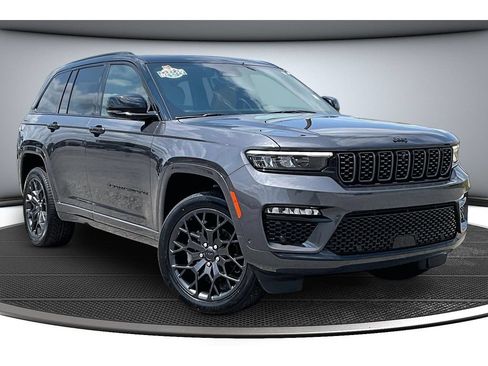 Certified 2025 Jeep Grand Cherokee Summit w/ Obsidian Package AWD/4WD image 2